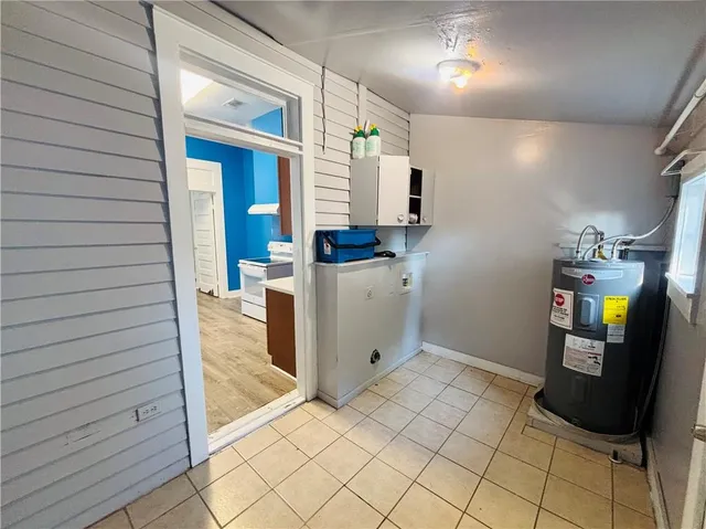 $1,450 | 423 Chalmette Street, Harvey, LA 70058