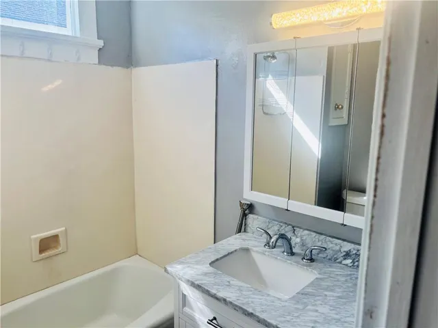 $1,450 | 423 Chalmette Street, Harvey, LA 70058