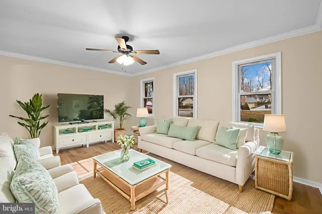 $829,900 | 15978 Cove Lane, Dumfries, VA 22025