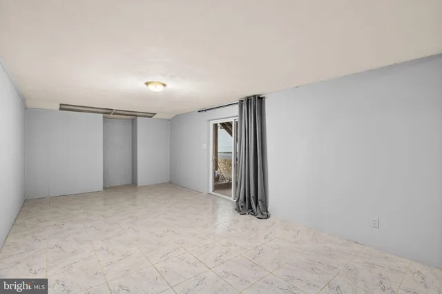 $829,900 | 15978 Cove Lane, Dumfries, VA 22025