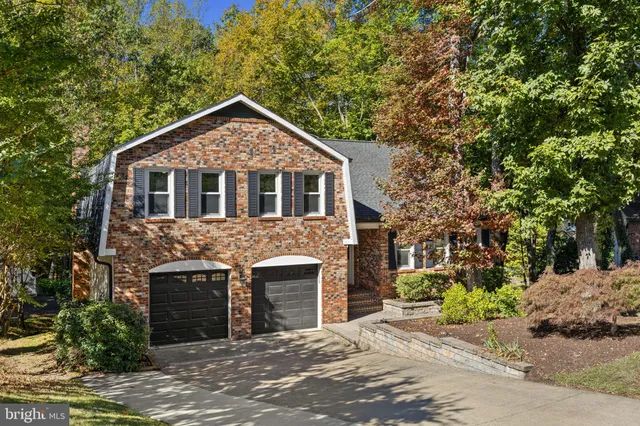 $829,900 | 15978 Cove Lane, Dumfries, VA 22025