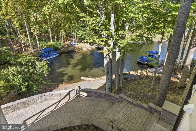 $829,900 | 15978 Cove Lane, Dumfries, VA 22025