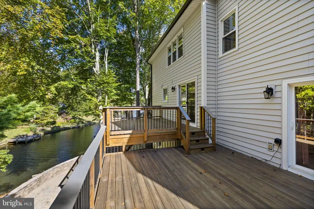 $829,900 | 15978 Cove Lane, Dumfries, VA 22025