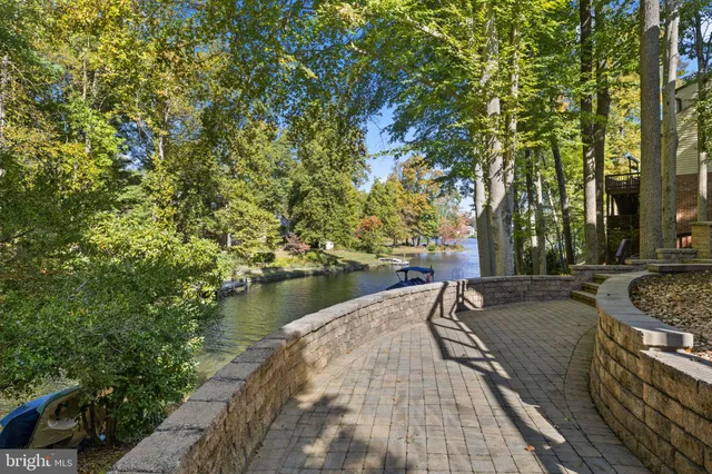 $829,900 | 15978 Cove Lane, Dumfries, VA 22025