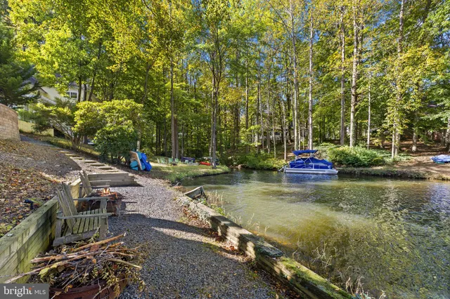 $829,900 | 15978 Cove Lane, Dumfries, VA 22025