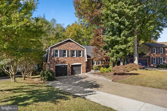 $829,900 | 15978 Cove Lane, Dumfries, VA 22025