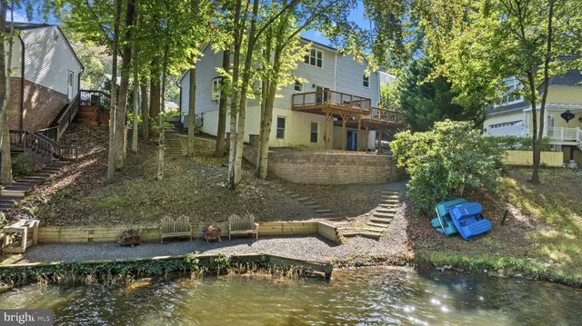 $829,900 | 15978 Cove Lane, Dumfries, VA 22025