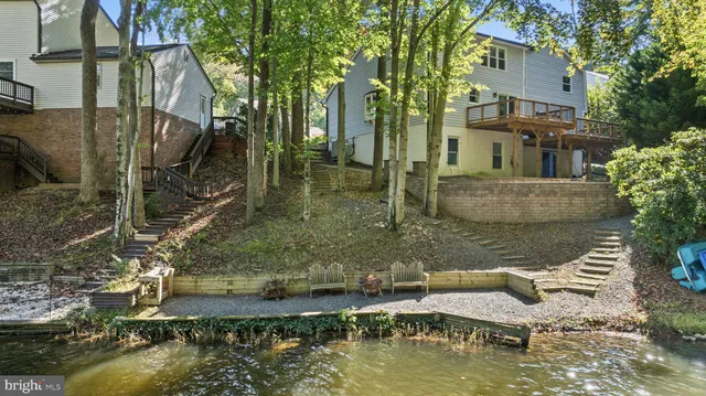 $829,900 | 15978 Cove Lane, Dumfries, VA 22025