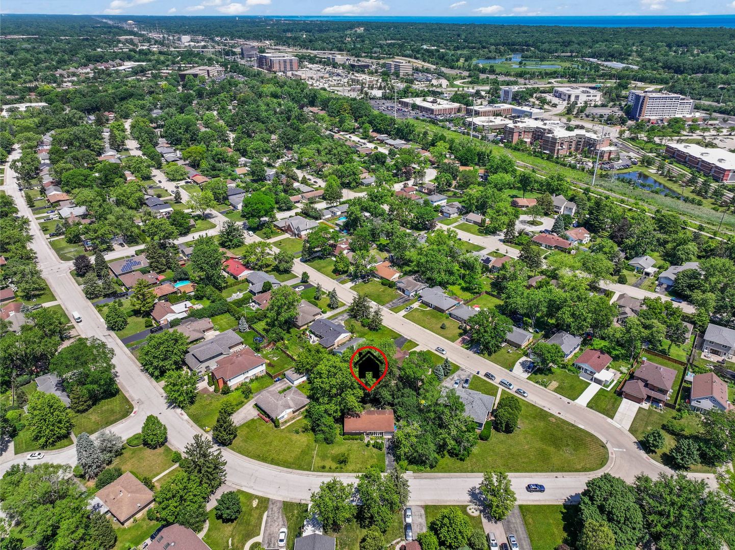 1121 Whitfield Road Northbrook, IL 60062 - Photo 31 of 34 an aerial view of residential houses with outdoor space and trees