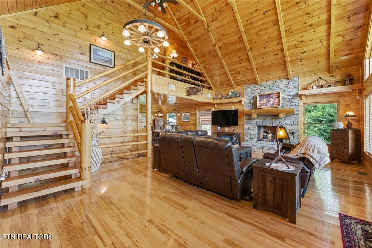 2732 Cayanne Road Cosby, TN 37722 - Photo 9 of 55 Living Room