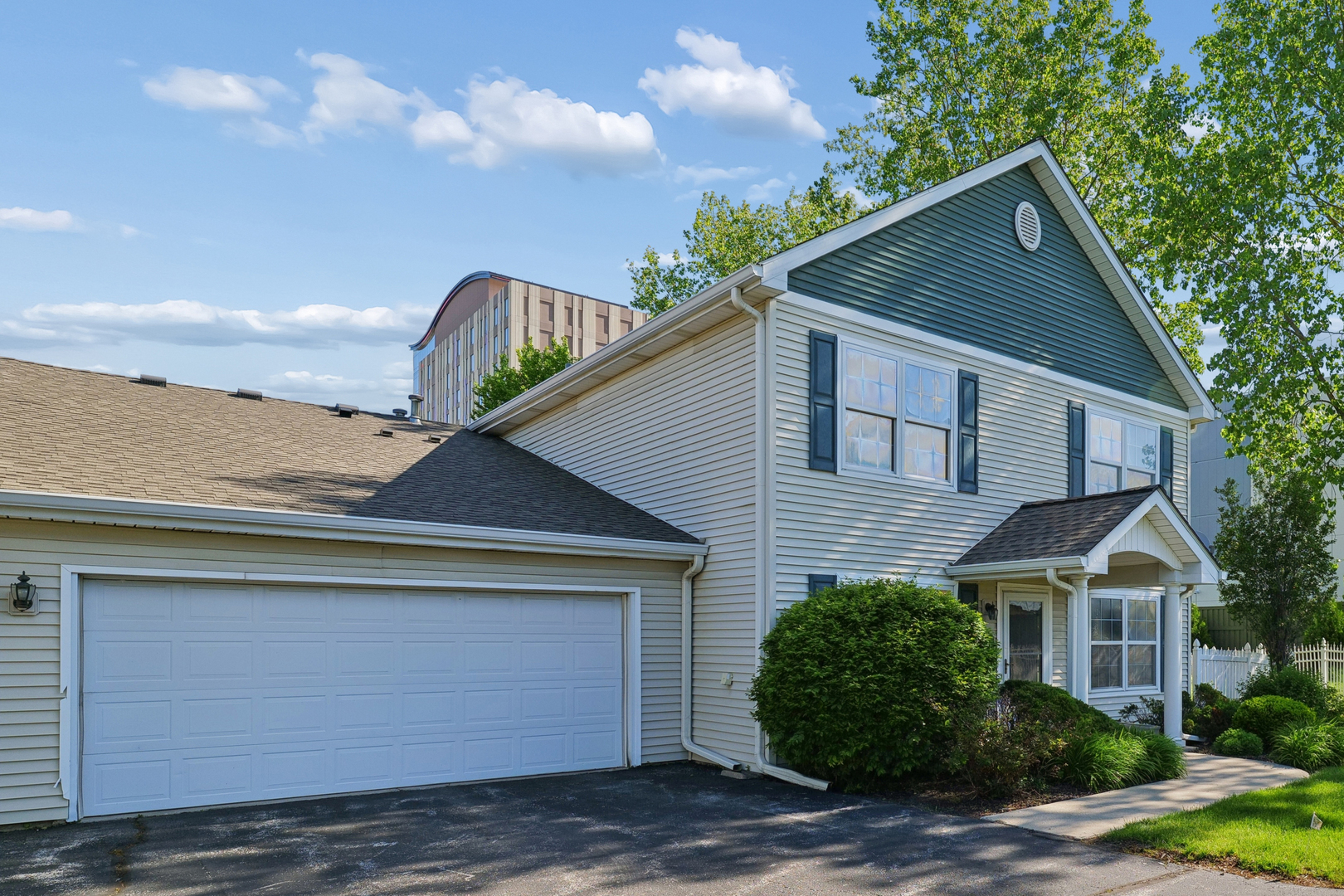 904 Garden Lane Homewood, IL 60430 - Photo 1 of 14