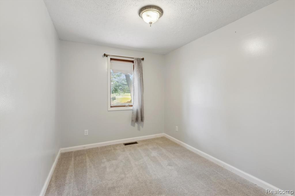 6146 Duffield Road Flushing, MI 48433 - Photo 20 of 37