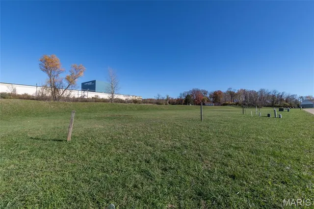 $1,076,956 | 10940 John James Drive, St. Louis, MO 63137