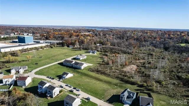 $1,076,956 | 10940 John James Drive, St. Louis, MO 63137