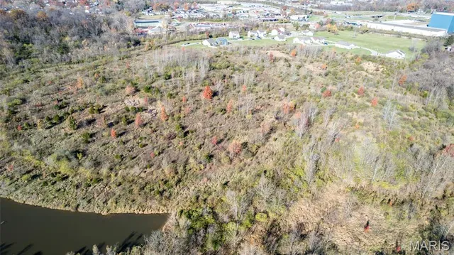 $1,076,956 | 10940 John James Drive, St. Louis, MO 63137