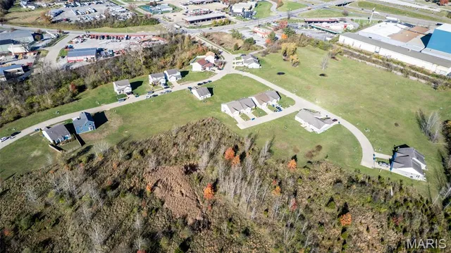 $1,076,956 | 10940 John James Drive, St. Louis, MO 63137