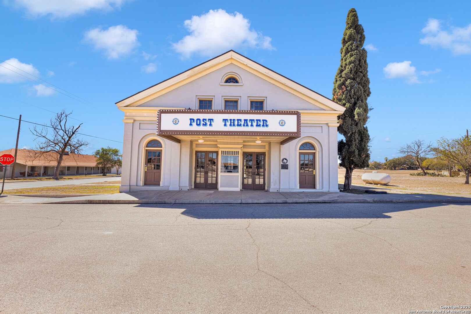 36 Retama Road Brackettville, TX 78832 - Photo 21 of 36 a front view of a building with a traffic signal