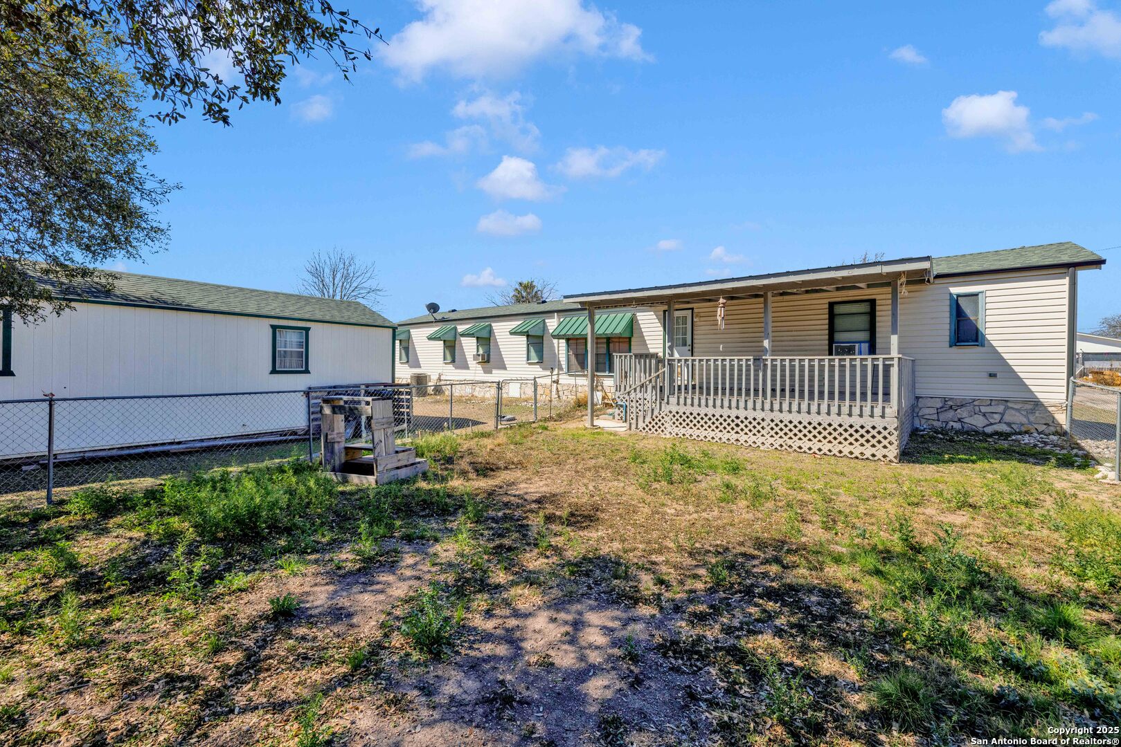 36 Retama Road Brackettville, TX 78832 - Photo 5 of 36 a view of backyard of the house