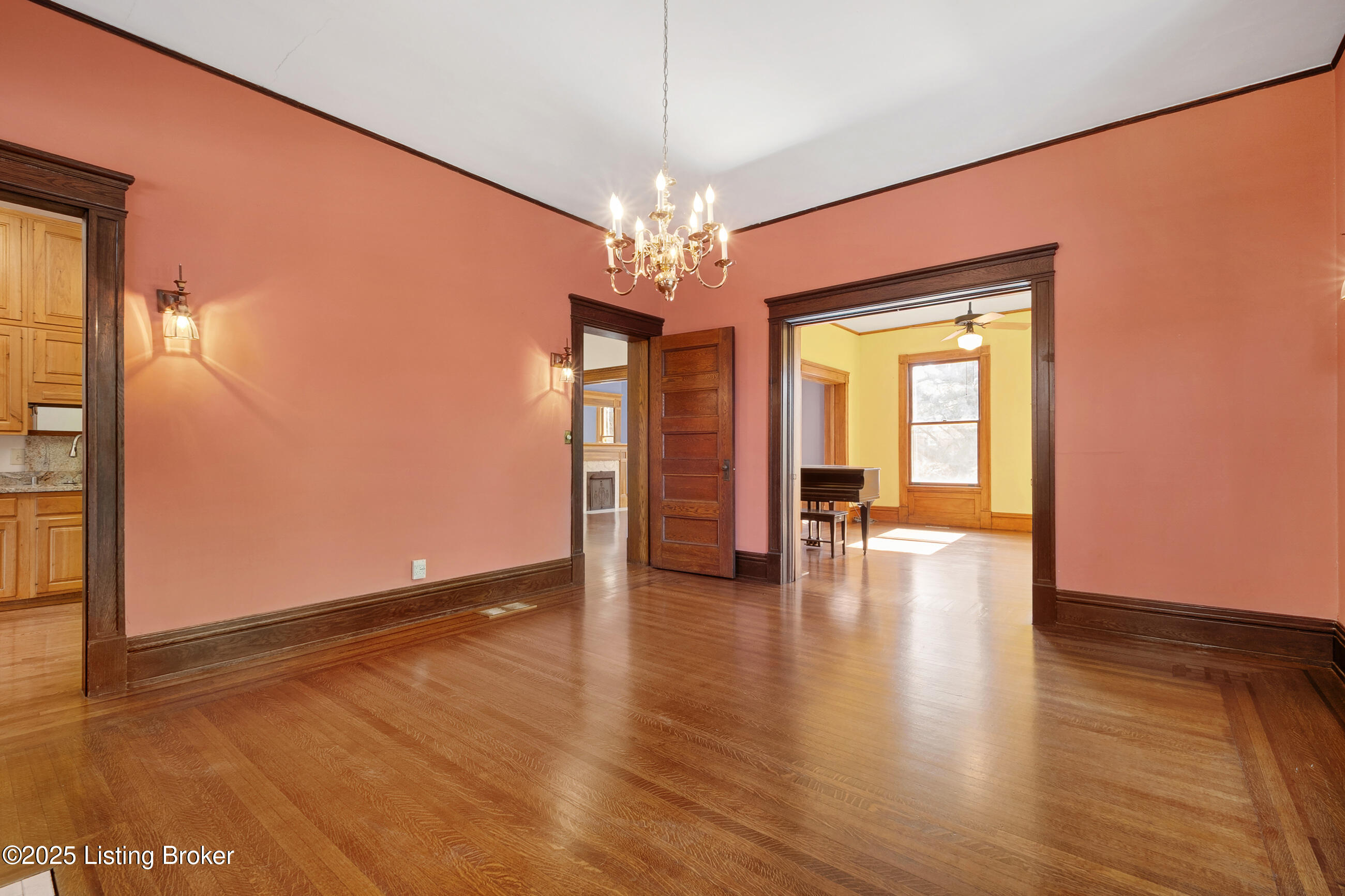 2975 Lexington Road Louisville, KY 40206 - Photo 16 of 60 2975lexington_046
