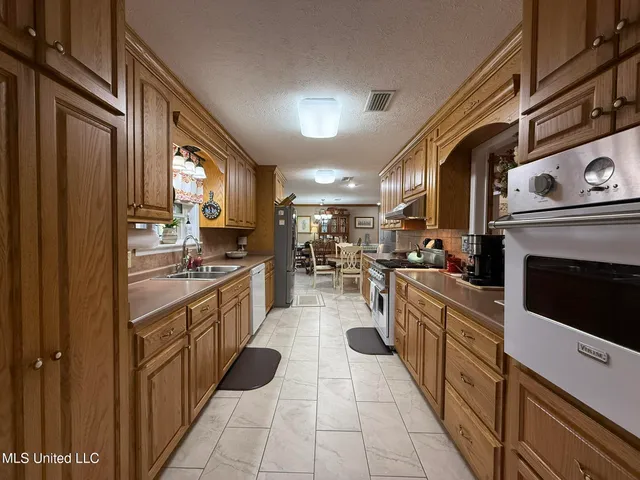 $392,000 | 11050 Road 779, Philadelphia, MS 39350