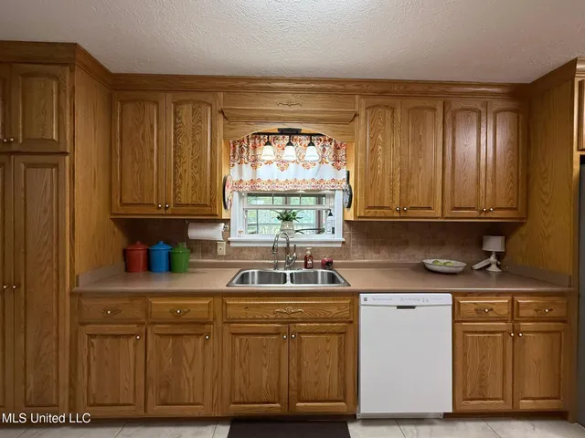 $392,000 | 11050 Road 779, Philadelphia, MS 39350