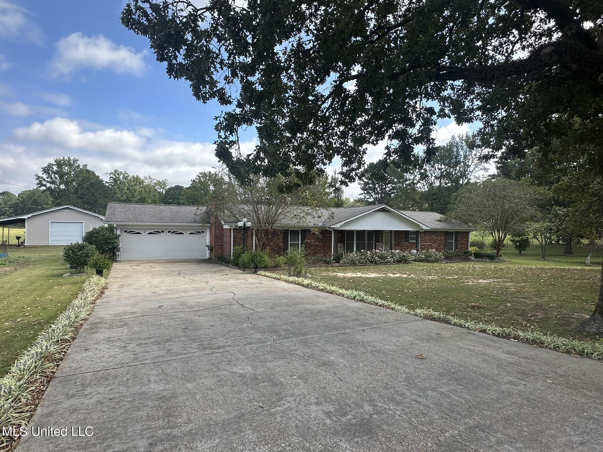 11050 Road 779 Philadelphia, MS 39350 - Photo 2 of 52 IMG_2407 (1)