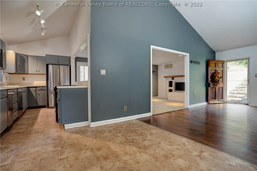 1510 Hampton Road Charleston, WV 25314 - Photo 8 of 36 Gallery Image 8
