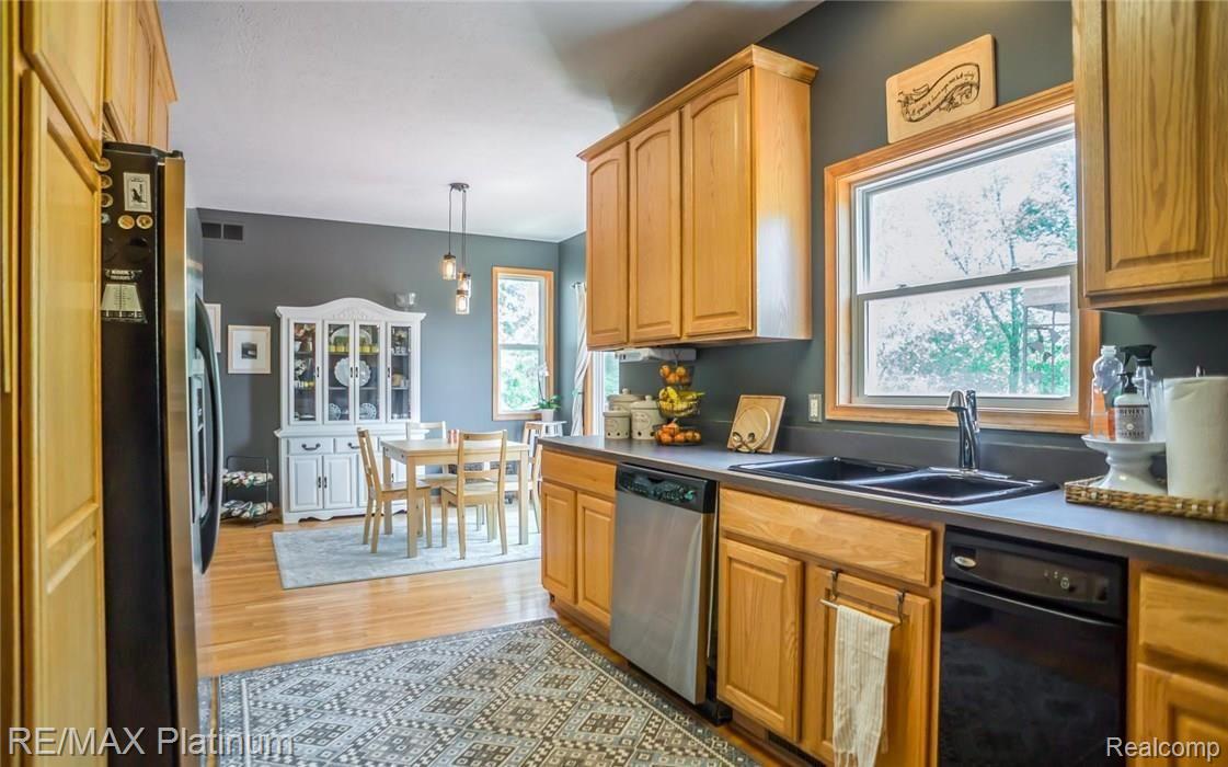 4501 Bentley Lake Road Howell, MI 48843 - Photo 11 of 40 11.jpg