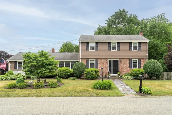 $679,999 | 4 Roch Circle, Brockton, MA 02301