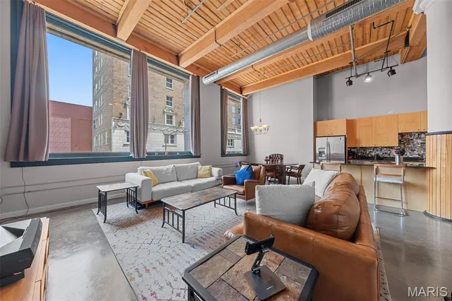 $215,000 | 901 Washington Avenue, Unit 207, St. Louis, MO 63101