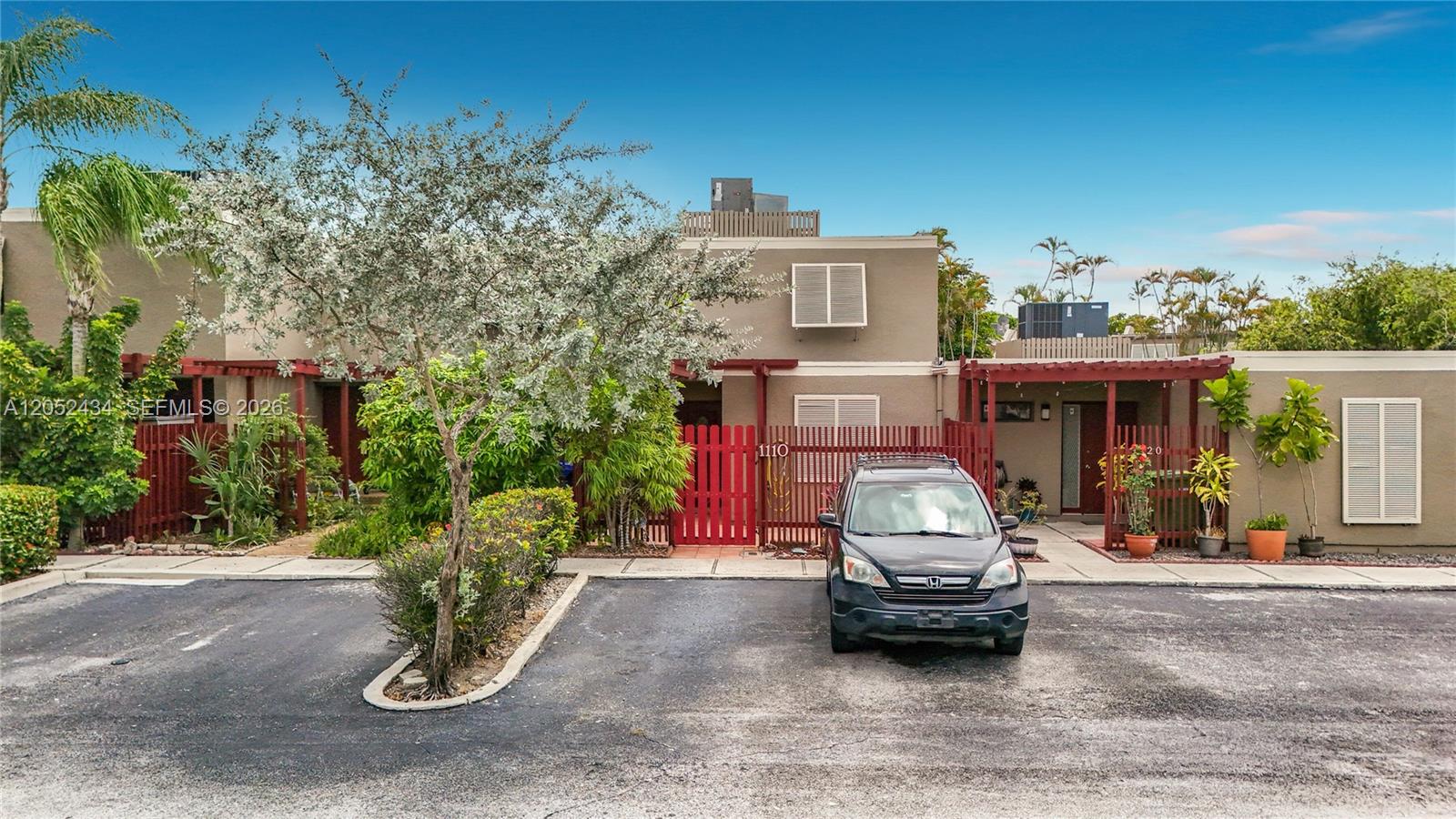 1110 West Fairway Road Pembroke Pines, FL 33026 - Photo 5 of 86