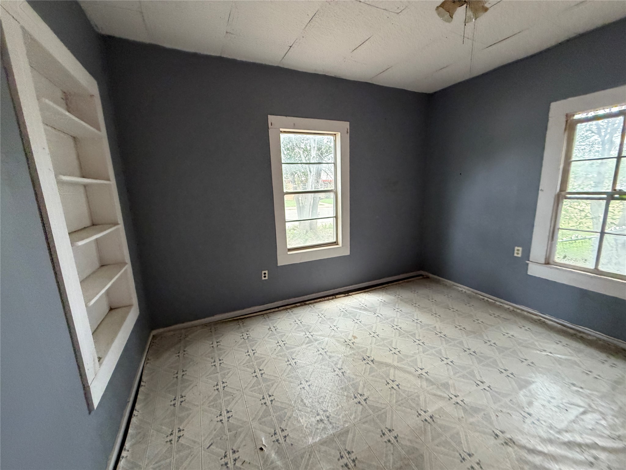 514 Ave D Poteet, TX 78065 - Photo 8 of 12