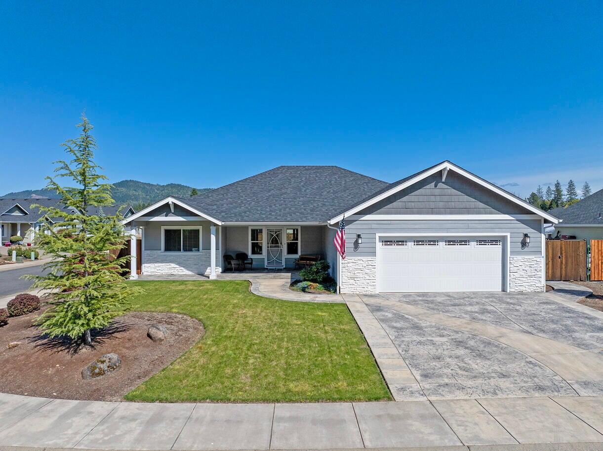 243 Retirement Lane Cave Junction, OR 97523 - Photo 1 of 62 20250423181951324161000000-o