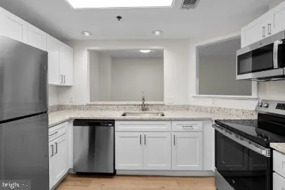 $2,800 | 960 Fell Street, Unit 402, Baltimore, MD 21231