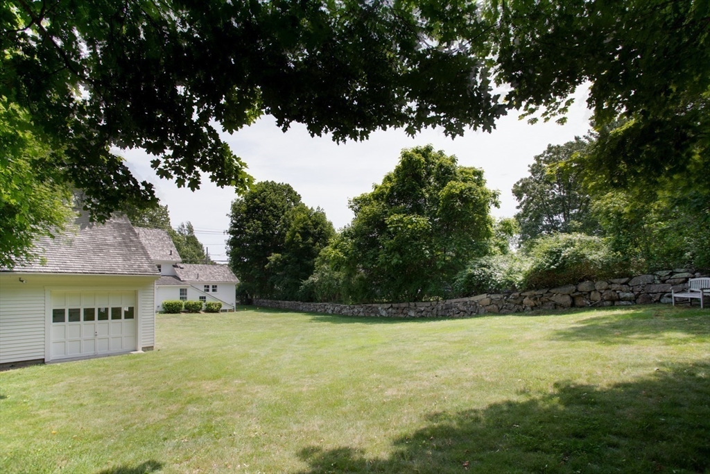 41 Drift Road Westport, MA 02790 - Photo 35 of 38