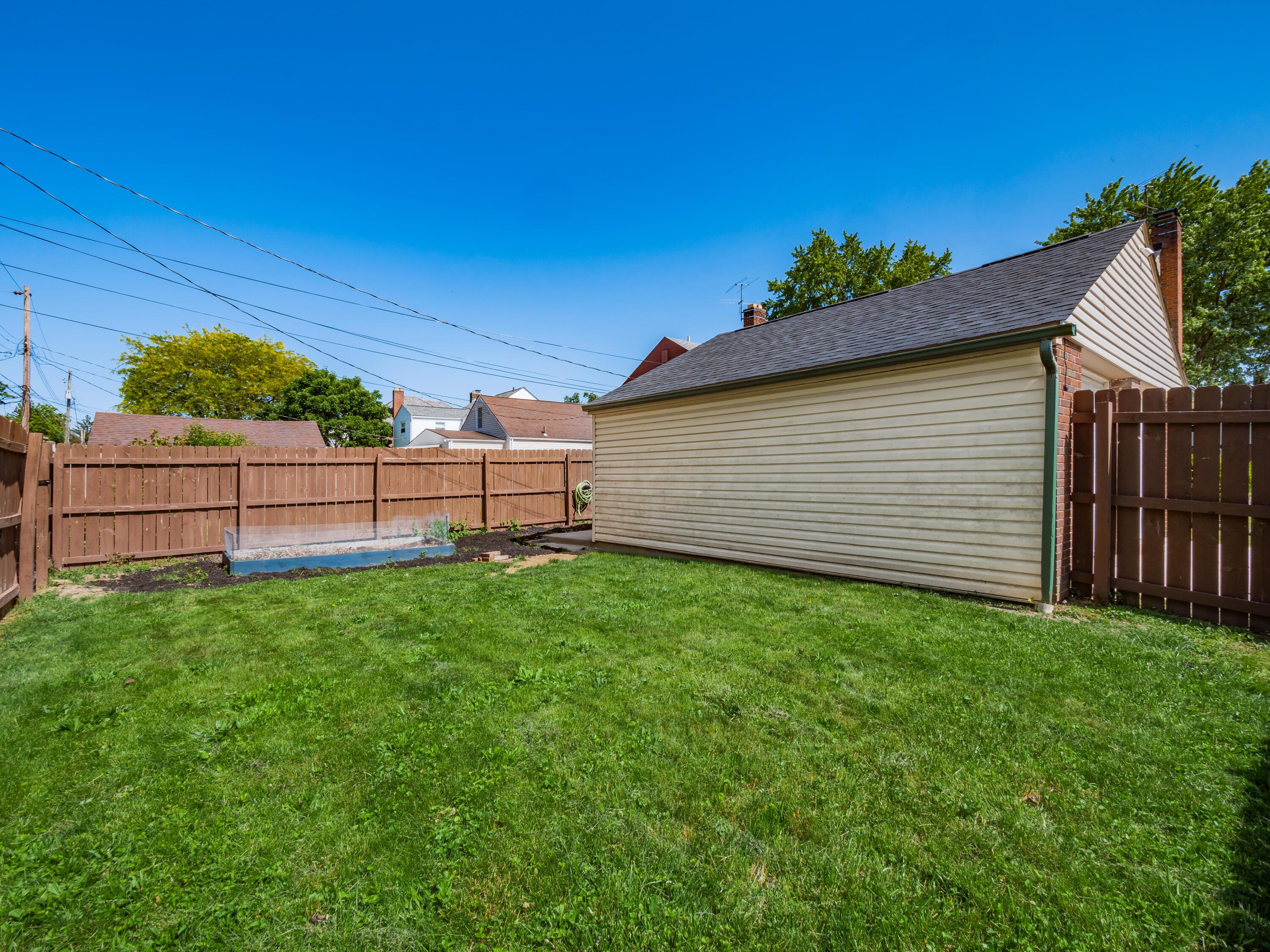 3032 Wicklow Road Columbus, OH 43204 - Photo 29 of 34 REAR YARD HAS AN ALLEY BEHIND IT!