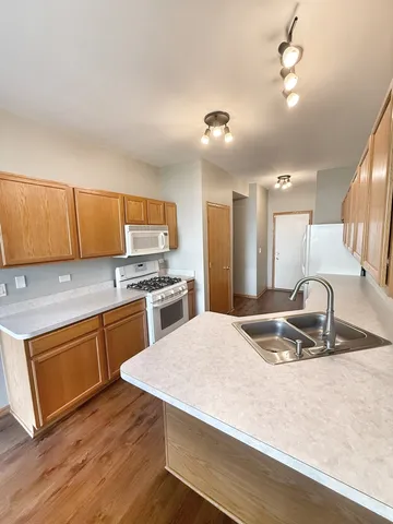 $304,900 | 8416 Stratford Drive, Tinley Park, IL 60487