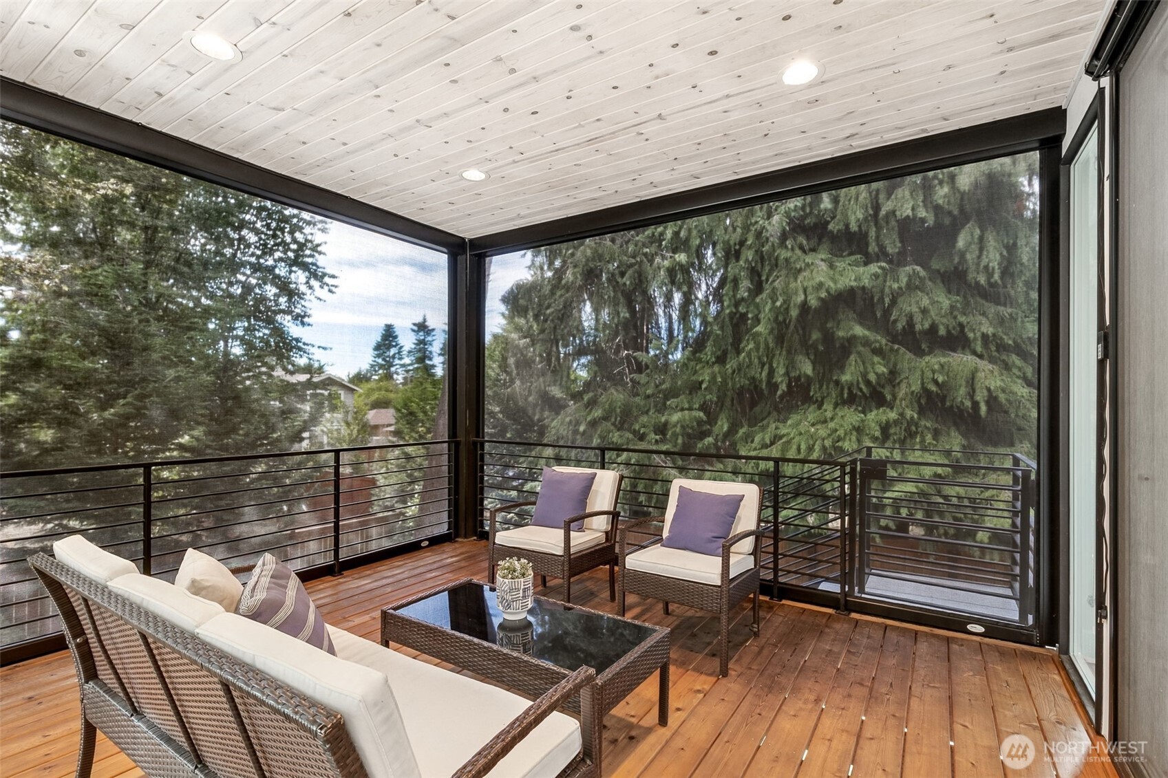 8426 Southeast 37th Street Mercer Island, WA 98040 - Photo 17 of 34