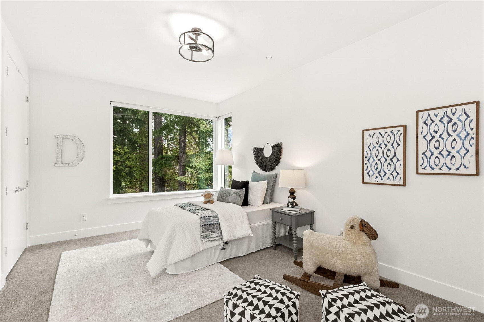 8426 Southeast 37th Street Mercer Island, WA 98040 - Photo 23 of 34