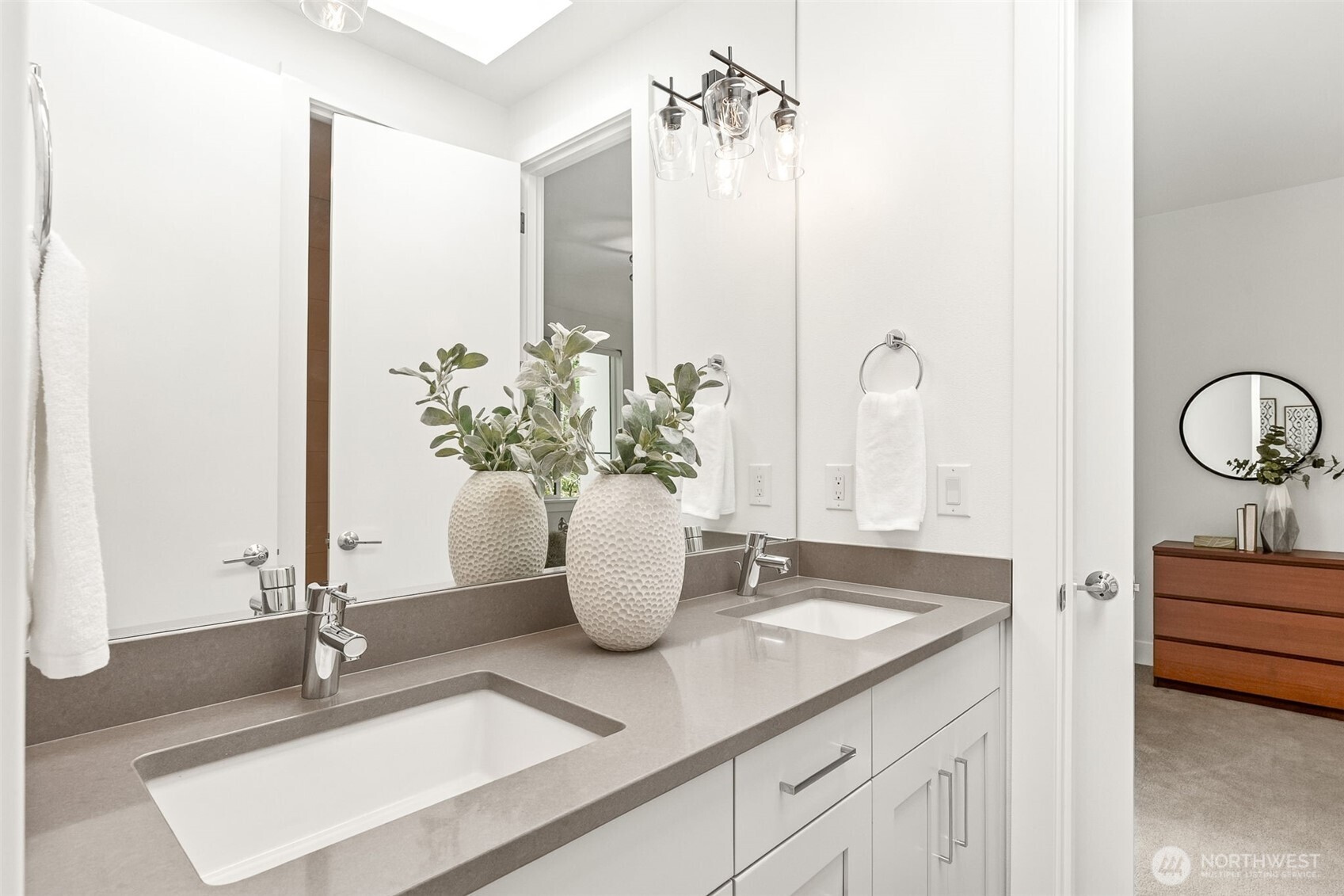 8426 Southeast 37th Street Mercer Island, WA 98040 - Photo 24 of 34