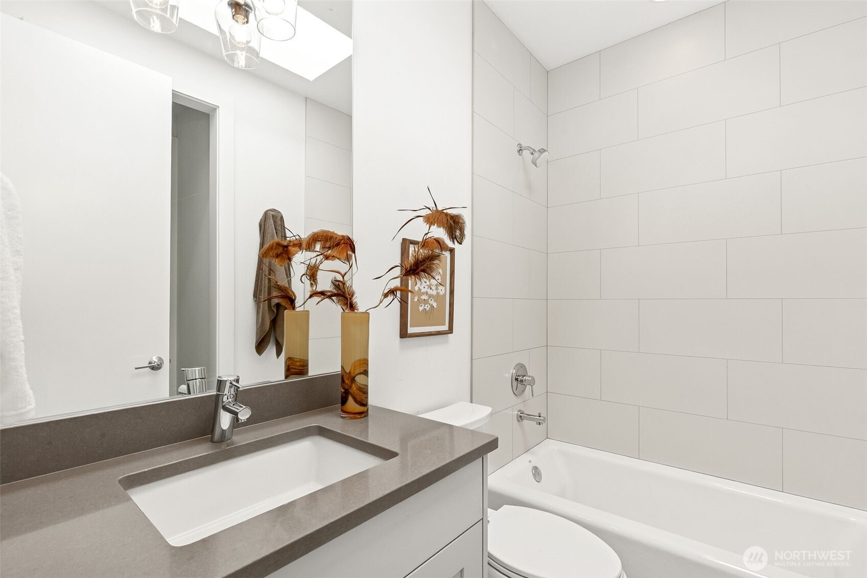 8426 Southeast 37th Street Mercer Island, WA 98040 - Photo 28 of 34