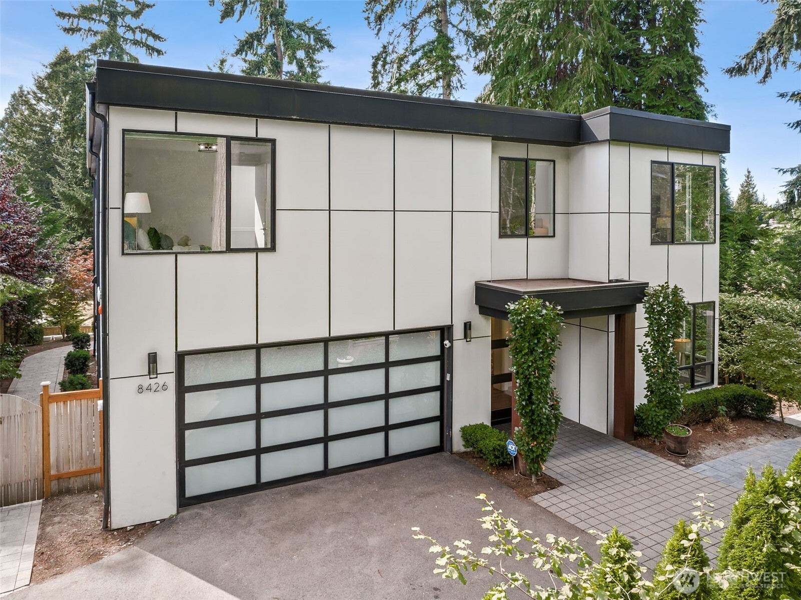 8426 Southeast 37th Street Mercer Island, WA 98040 - Photo 30 of 34