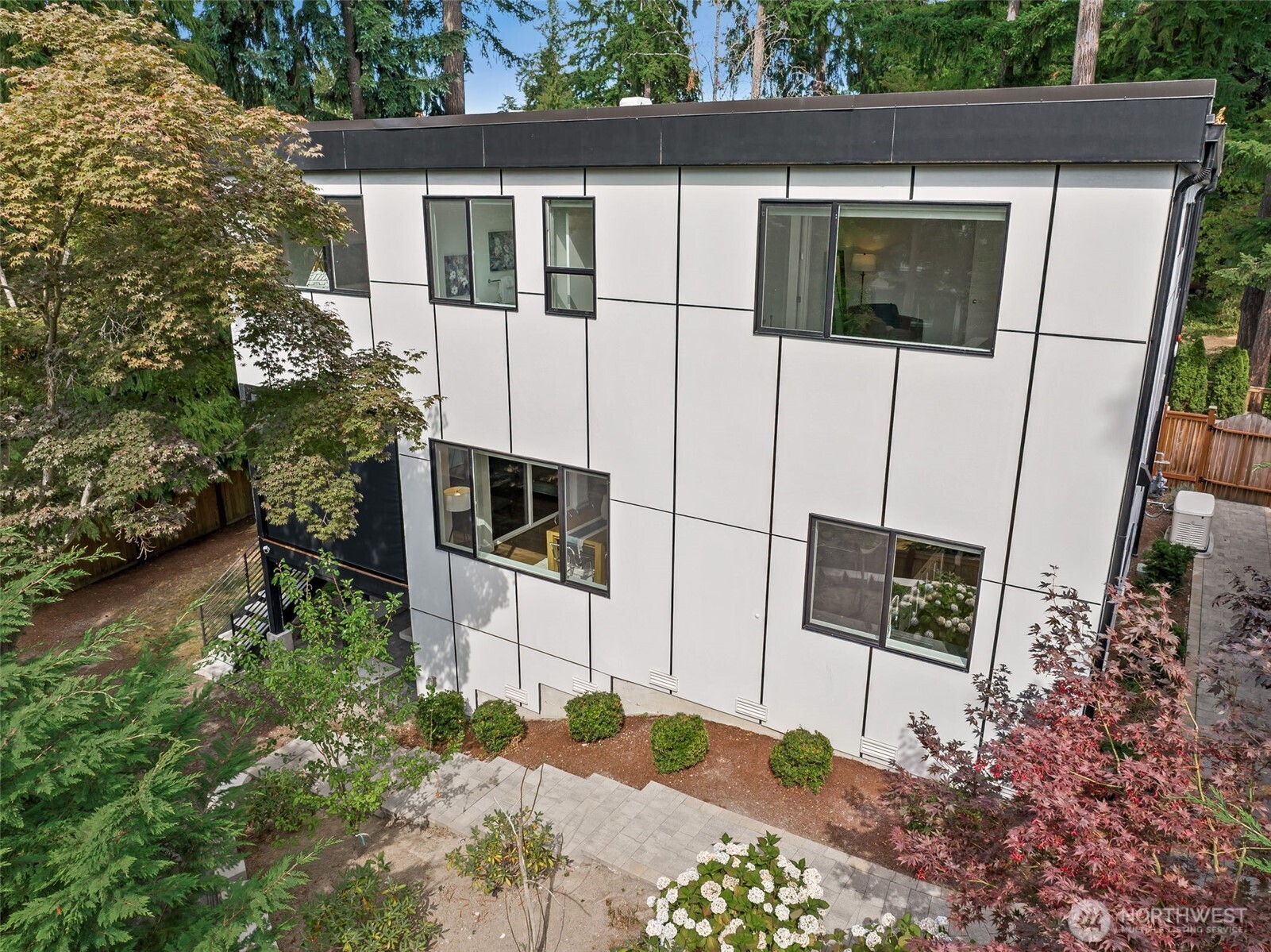 8426 Southeast 37th Street Mercer Island, WA 98040 - Photo 33 of 34