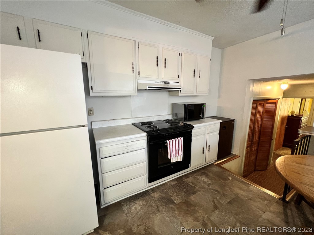 340 Mumford Road Raeford, NC 28376 - Photo 9 of 36 Gallery Image 9