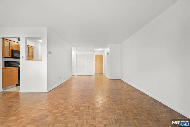 $319,000 | 140 Euclid Avenue, Unit 1H, Hackensack, NJ 07601