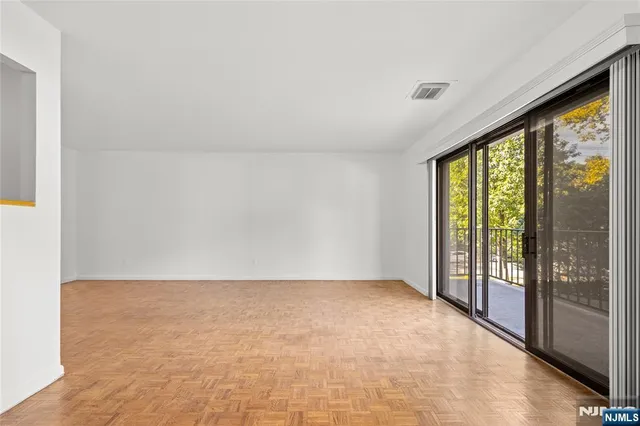 $319,000 | 140 Euclid Avenue, Unit 1H, Hackensack, NJ 07601