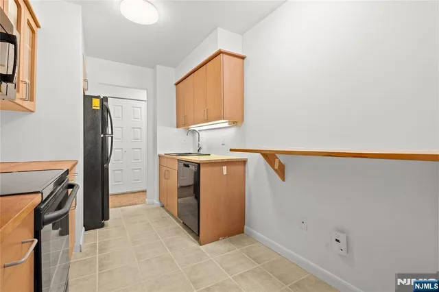 $319,000 | 140 Euclid Avenue, Unit 1H, Hackensack, NJ 07601