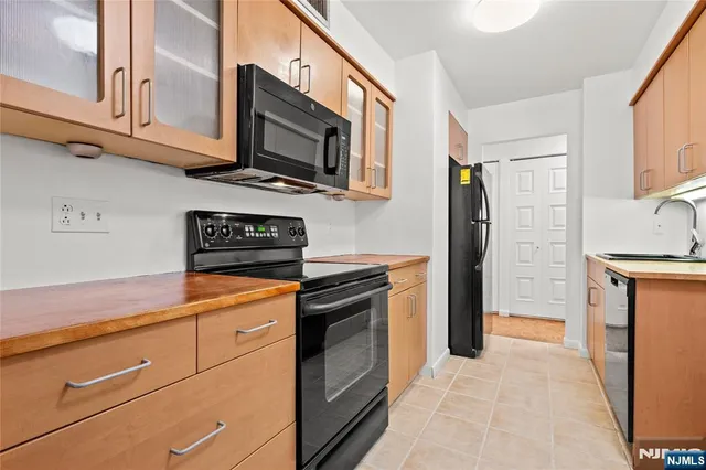 $319,000 | 140 Euclid Avenue, Unit 1H, Hackensack, NJ 07601