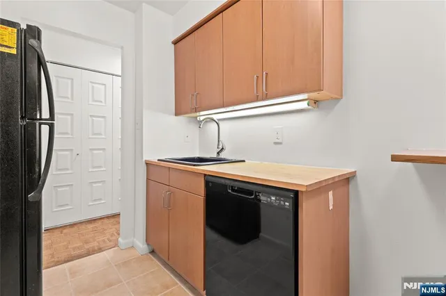 $319,000 | 140 Euclid Avenue, Unit 1H, Hackensack, NJ 07601