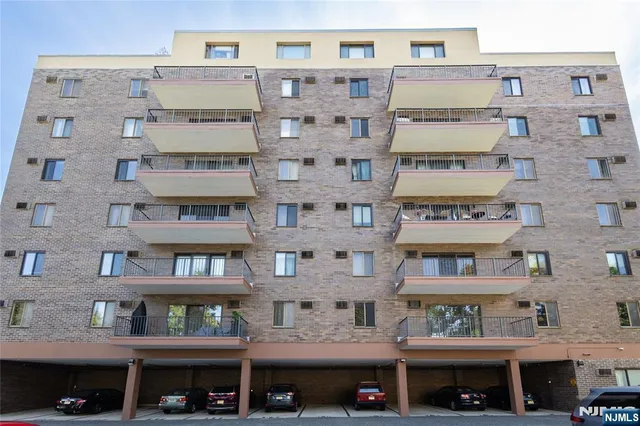 $319,000 | 140 Euclid Avenue, Unit 1H, Hackensack, NJ 07601